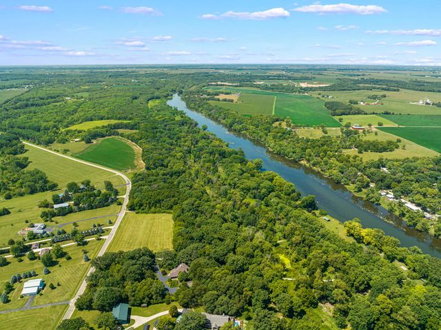 001 N 4201st Road, Sheridan, IL 60551