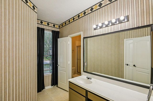 8822 Ballinger Drive, Houston, TX 77064