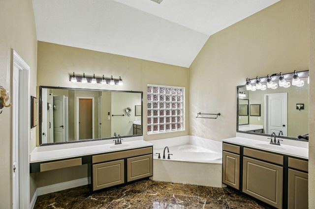 8822 Ballinger Drive, Houston, TX 77064
