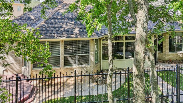 8822 Ballinger Drive, Houston, TX 77064