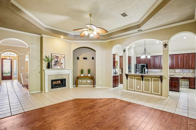 8822 Ballinger Drive, Houston, TX 77064