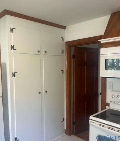 204 Henry Clay Rd, Ashland, VA 23005