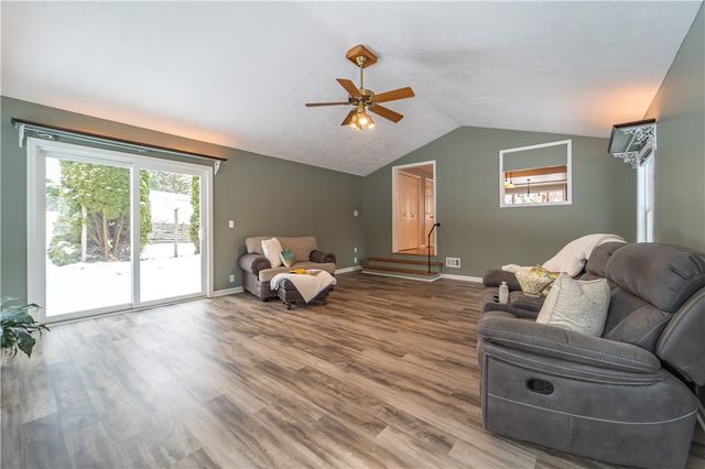 230 Mystic Lane Lane, Henrietta, NY 14623