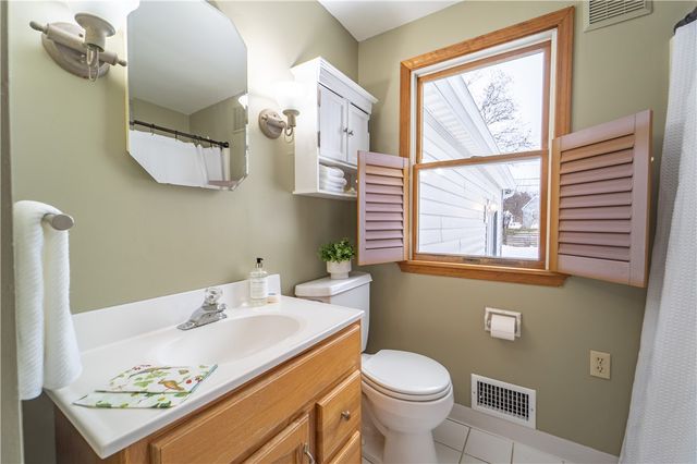 230 Mystic Lane Lane, Henrietta, NY 14623