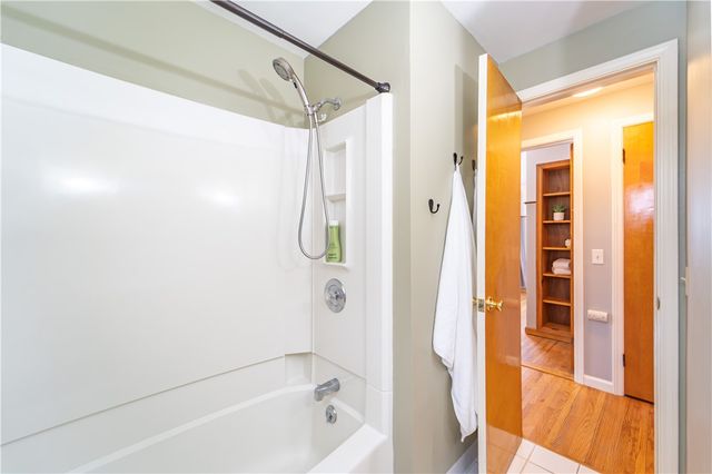 230 Mystic Lane Lane, Henrietta, NY 14623