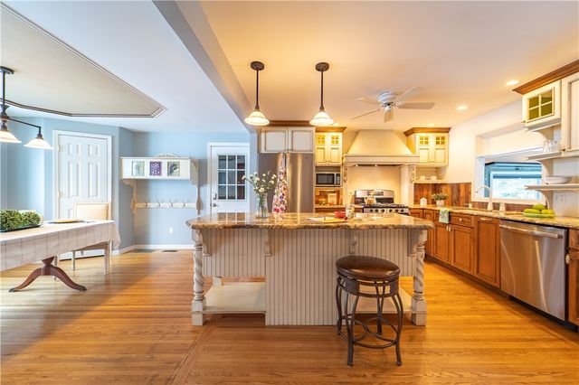 230 Mystic Lane Lane, Henrietta, NY 14623