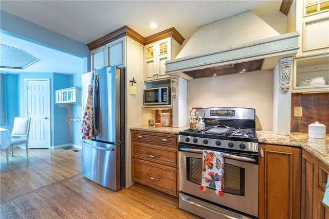 230 Mystic Lane Lane, Henrietta, NY 14623