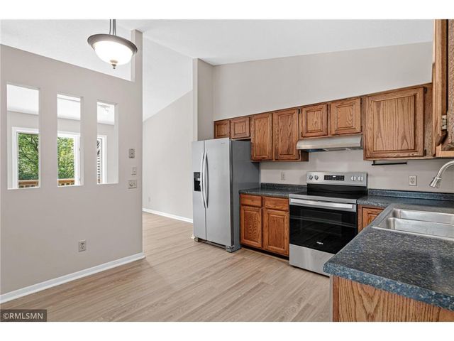 451 Hunter Hill Road, Hudson, WI 54016