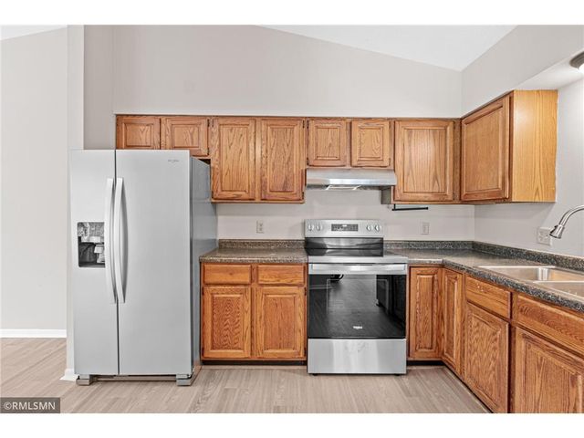 451 Hunter Hill Road, Hudson, WI 54016