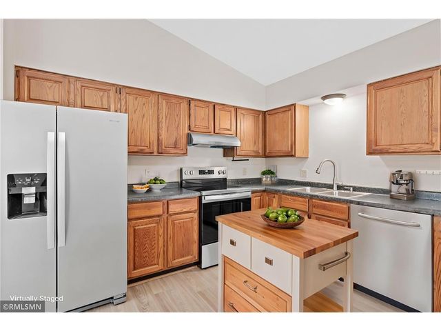 451 Hunter Hill Road, Hudson, WI 54016