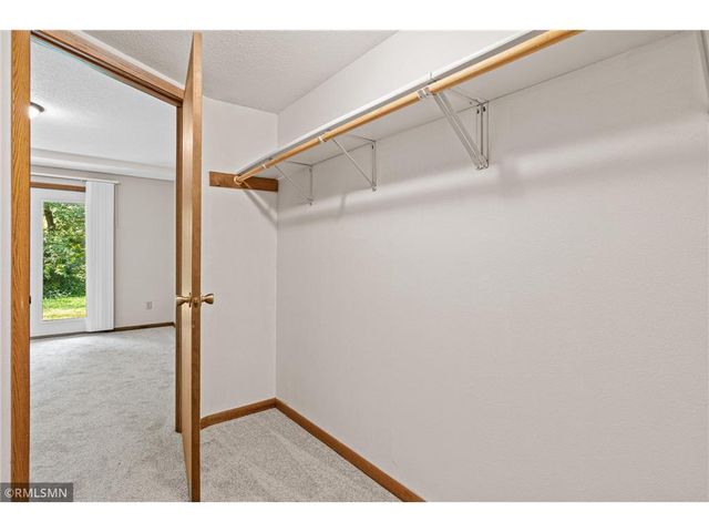 451 Hunter Hill Road, Hudson, WI 54016