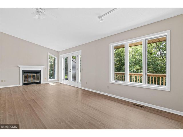 451 Hunter Hill Road, Hudson, WI 54016