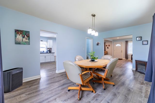 203 N Wolcott Street, Thornton, IL 60476
