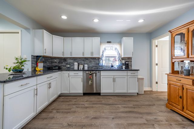 203 N Wolcott Street, Thornton, IL 60476