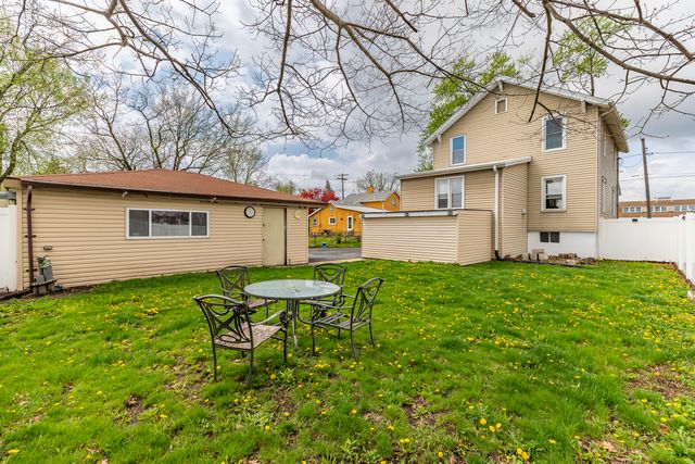 203 N Wolcott Street, Thornton, IL 60476