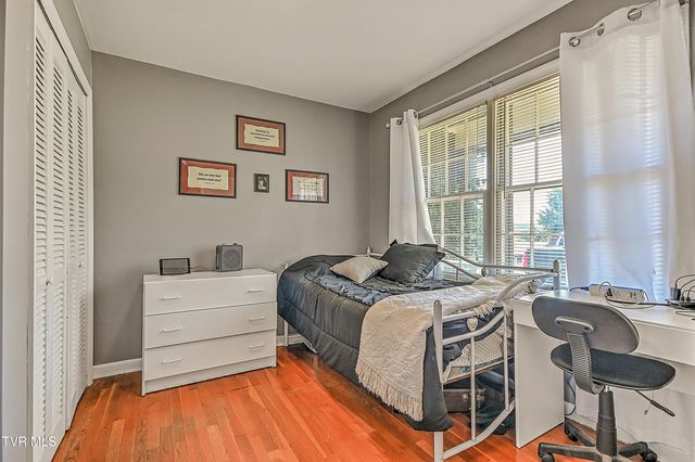 733 Navaho Trail, Bristol, VA 24201