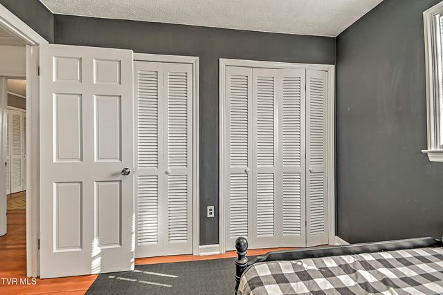 733 Navaho Trail, Bristol, VA 24201