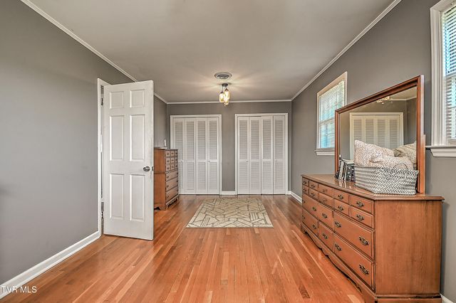 733 Navaho Trail, Bristol, VA 24201
