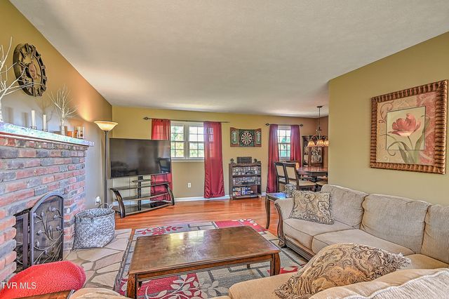 733 Navaho Trail, Bristol, VA 24201
