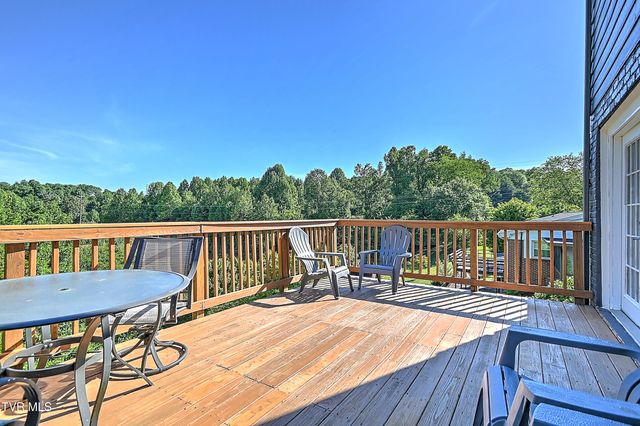 733 Navaho Trail, Bristol, VA 24201
