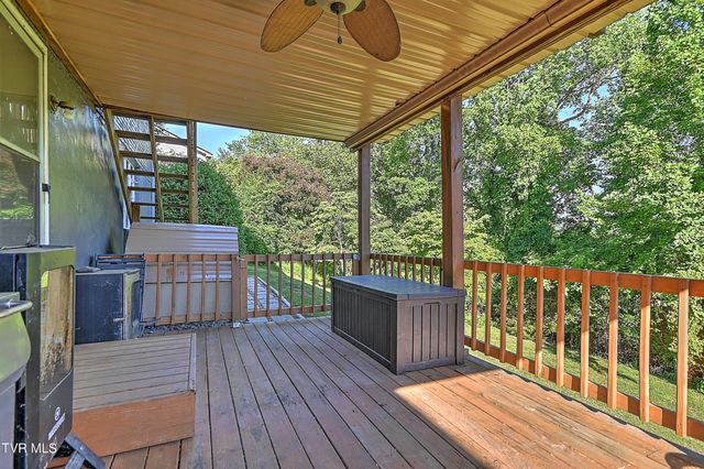 733 Navaho Trail, Bristol, VA 24201