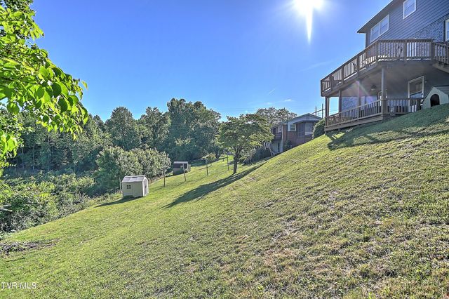 733 Navaho Trail, Bristol, VA 24201