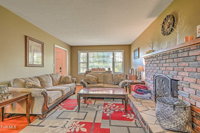 733 Navaho Trail, Bristol, VA 24201