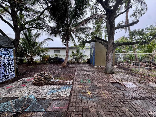 623 NW 13th Ter, Fort Lauderdale, FL 33311