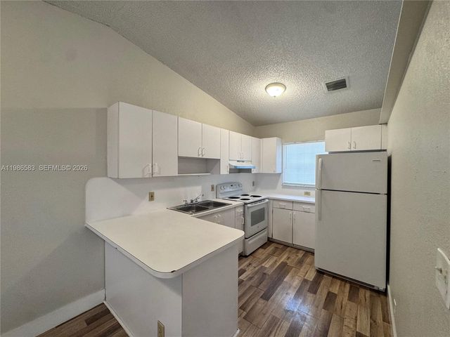 623 NW 13th Ter, Fort Lauderdale, FL 33311