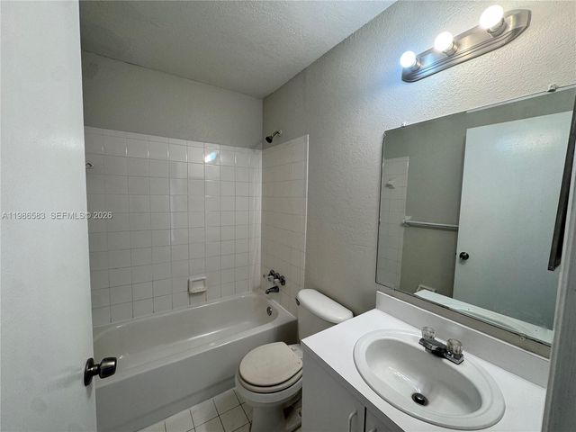 623 NW 13th Ter, Fort Lauderdale, FL 33311