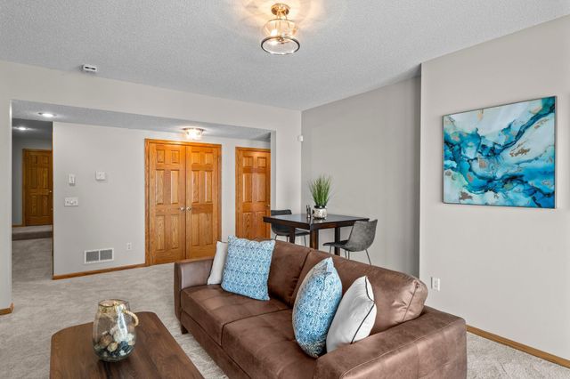 3868 Green Heights Trail SW, Prior Lake, MN 55372
