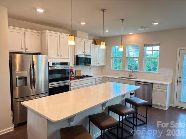 12104 Ardrey Park Drive, Charlotte, NC 28277