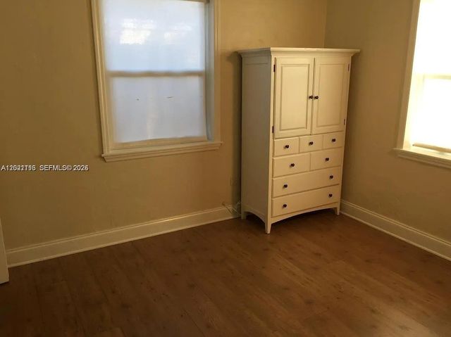 2148 NE 182nd St, North Miami Beach, FL 33162