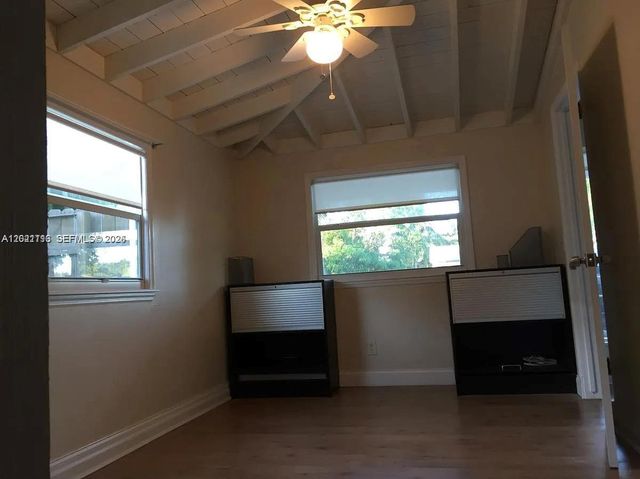 2148 NE 182nd St, North Miami Beach, FL 33162