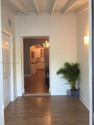 2148 NE 182nd St, North Miami Beach, FL 33162