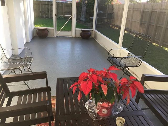 2148 NE 182nd St, North Miami Beach, FL 33162