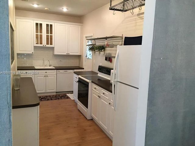 2148 NE 182nd St, North Miami Beach, FL 33162