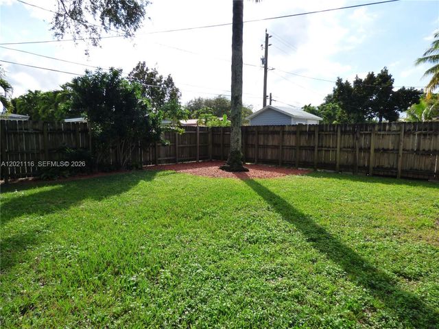 2148 NE 182nd St, North Miami Beach, FL 33162