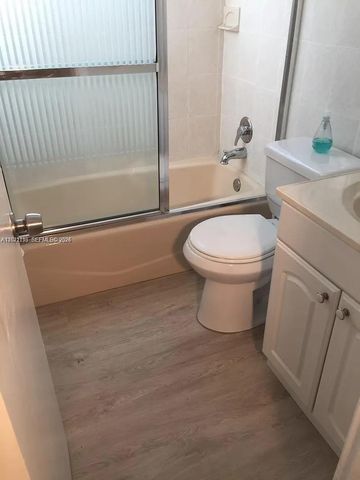 2148 NE 182nd St, North Miami Beach, FL 33162