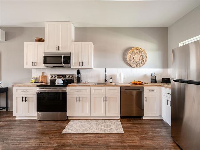 101 West 33rd Street 103, Bryan, TX 77803