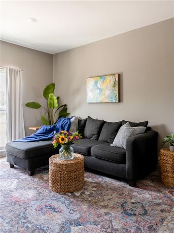 101 West 33rd Street 103, Bryan, TX 77803