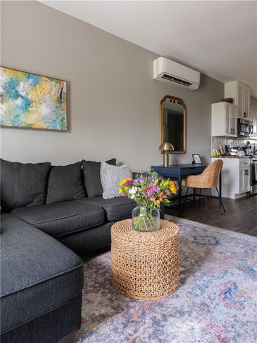 101 West 33rd Street 103, Bryan, TX 77803