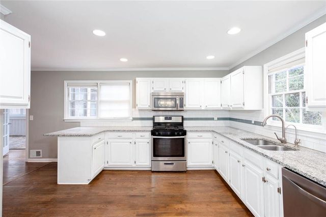 1066 Foreststone SW Way, Marietta, GA 30064