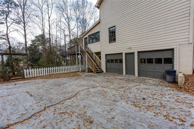 1066 Foreststone SW Way, Marietta, GA 30064