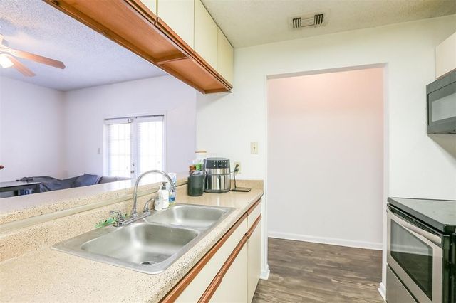 912 W 22nd ST 305, Austin, TX 78705