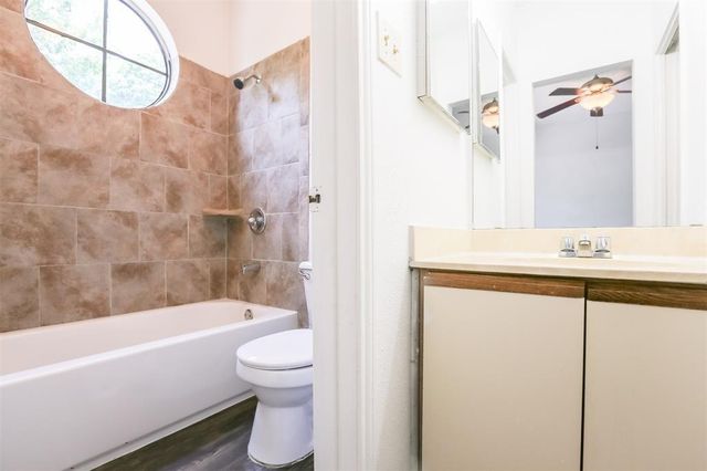 912 W 22nd ST 305, Austin, TX 78705