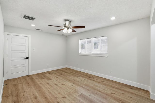 9927 Shell Rock Road, La Porte, TX 77571