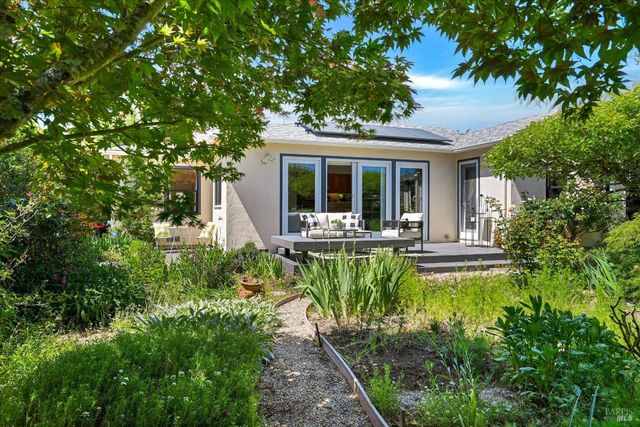 102 Nelson Ave, Mill Valley, CA 94941