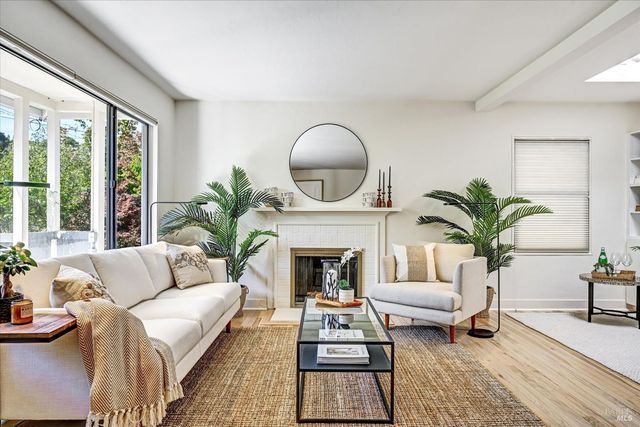 102 Nelson Ave, Mill Valley, CA 94941