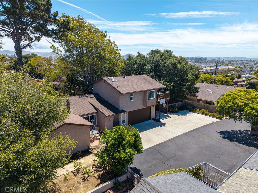 1747 Brighton Avenue, Grover Beach, CA 93433